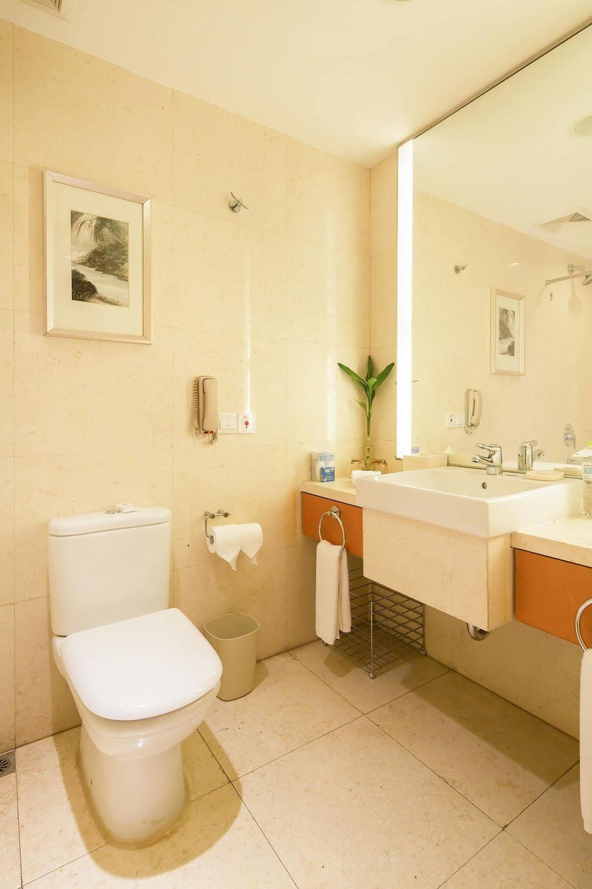 Landison Plaza International Hotel Zhenjiang  Dış mekan fotoğraf